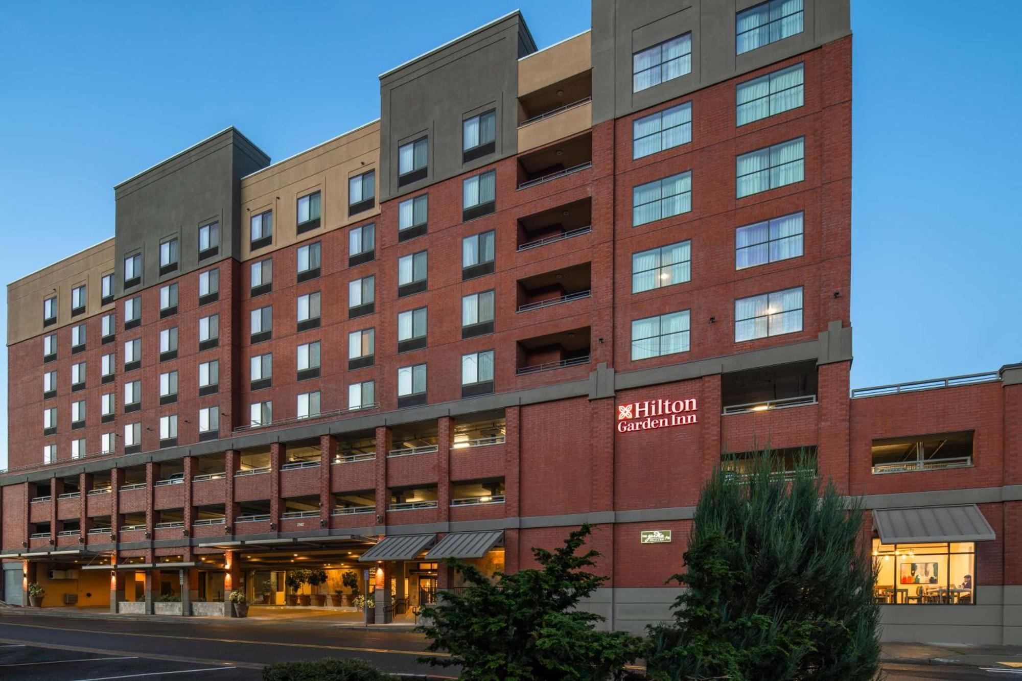 Hilton Garden Inn Tacoma Downtown Exterior photo