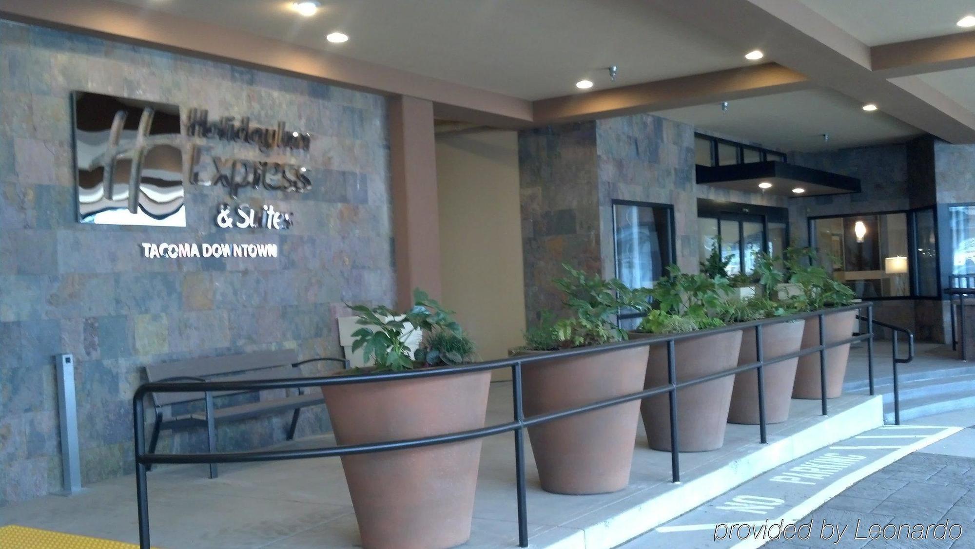 Hilton Garden Inn Tacoma Downtown Exterior photo
